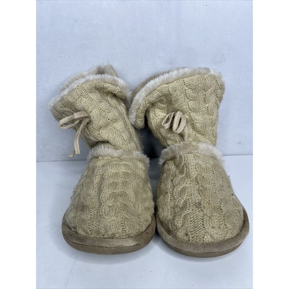 Women’s Steve Madden Knit Boots Slippers Beige Size 10 Soft Furry Inside - Picture 2 of 7